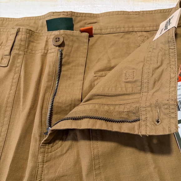 Howler Brothers Quonset Camp Shorts NWT size 34 in British Khaki 7.5” Inseam - Picture 8 of 11